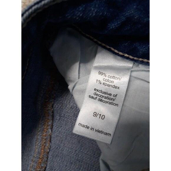 9x3 Maurices high rise button fly distressed shorts - Picture 3 of 3